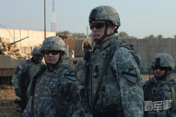 美军的眼镜防弹吗,为什么美军总是戴墨镜