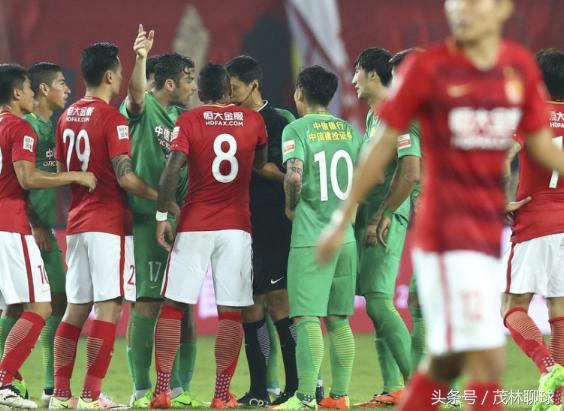 京粤之战翻盘,国安球迷评价杨智跳水