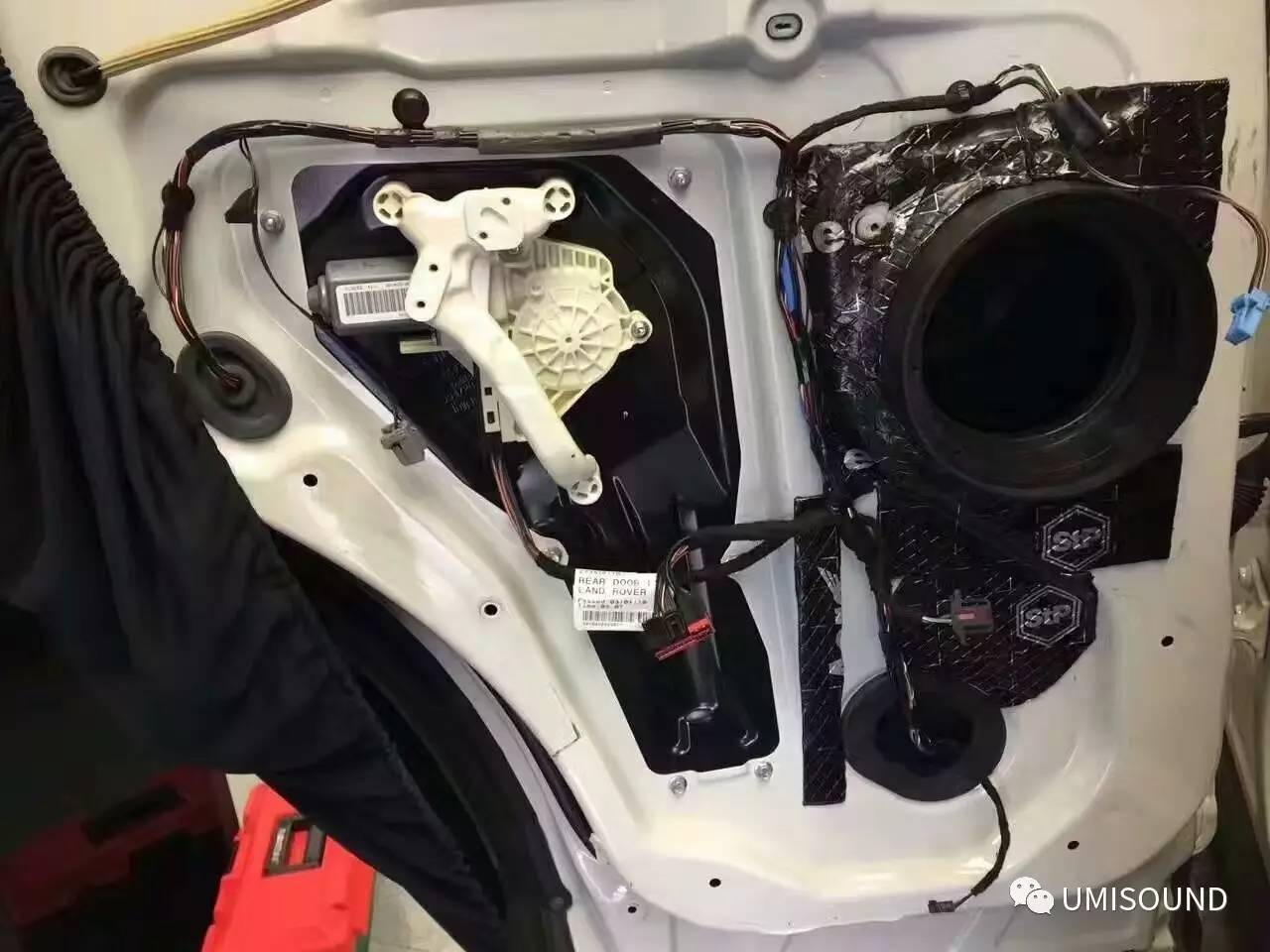 揽胜运动版功放,路虎揽胜新款功放