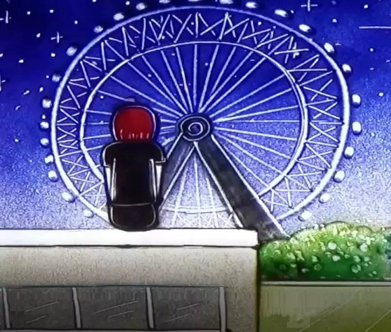 她与世界格格不入，却是我深爱的女神