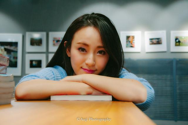 她是足球宝贝、蔡依林特邀舞者，丽水新素颜女神秀街拍魅力