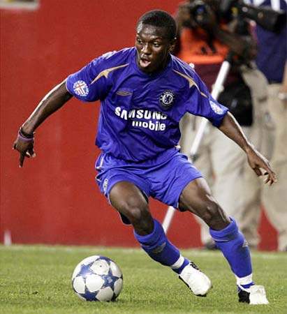 烟花虽美却也留下了瞬间的美好,烟火虽美但只是一瞬间