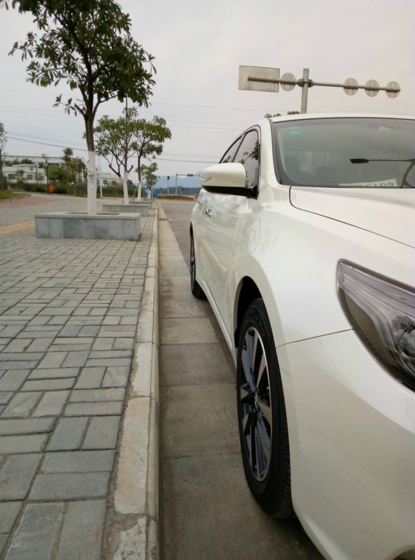 新天籁2.0时尚版,新天籁2.0悦享版