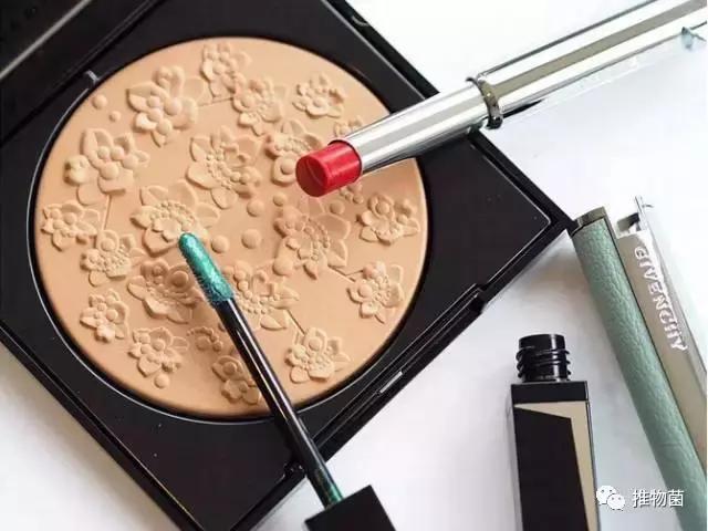 扎心！前有纪梵希水墨禁忌之吻，后有薄荷绿小羊皮