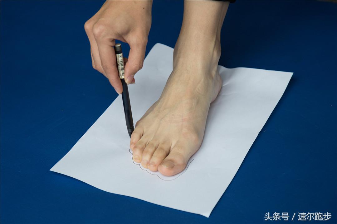 鞋子怎么选择适合自己的鞋码,nikem2k蓝白鞋码偏大还是偏小