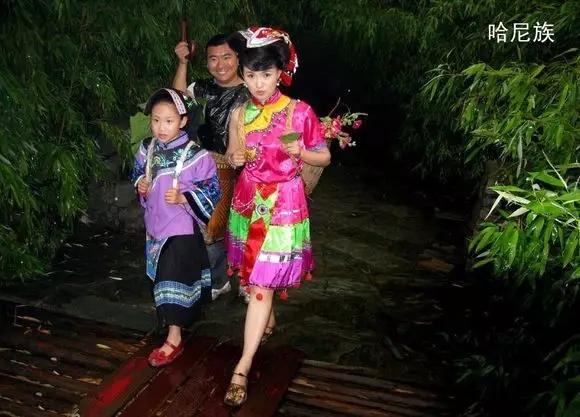 56个民族服饰的视频,56个民族男士服饰