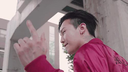 今年最新款的男装搭配,男装的各种色系穿搭你值得拥有