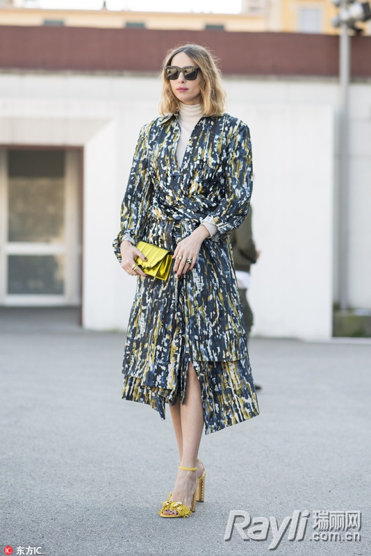 摆脱土气！2017黑底印花时髦更百搭