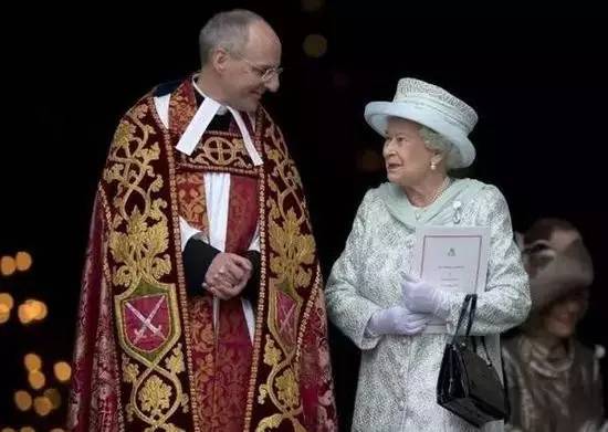 英国王室女王的王冠,英国女王皇冠和日本皇冠