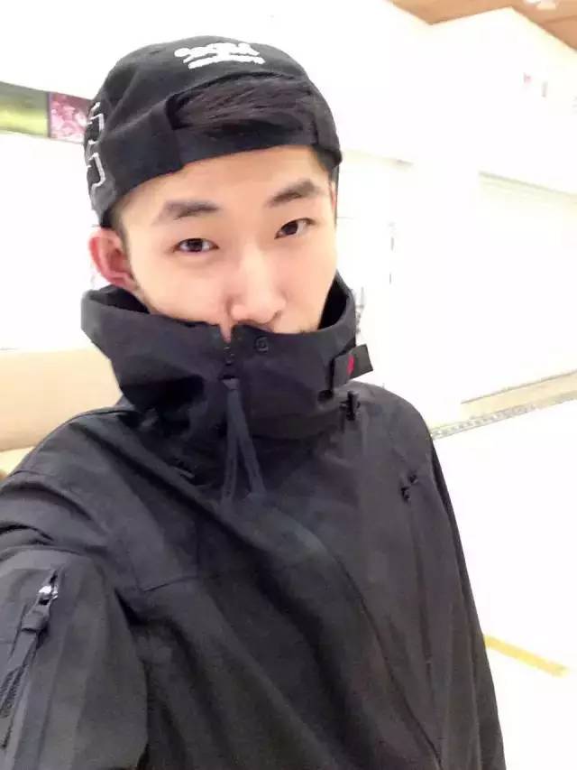 vanssk8-hi怎么搭配,vanssk8-hi偏大还是偏小