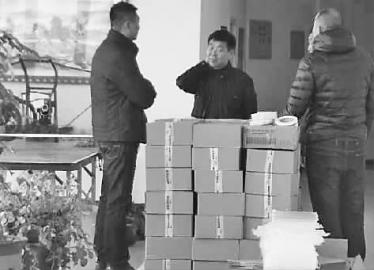 买假苹果手机,买到假苹果手机的场面