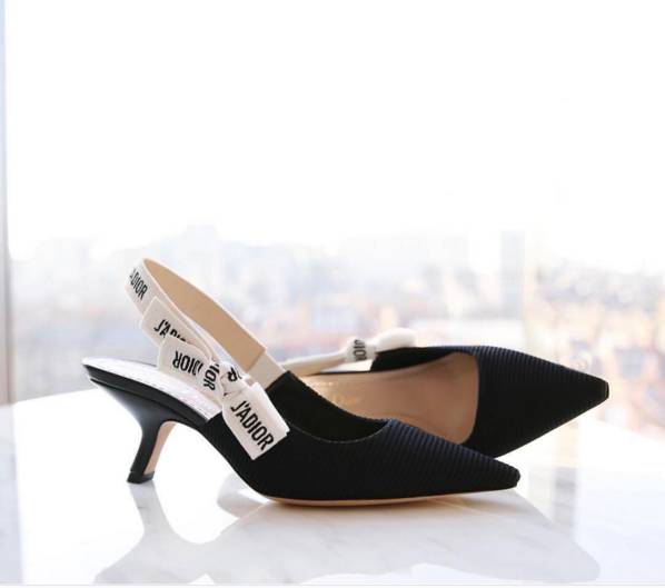 买什么蝴蝶结百搭又好看,百搭最新款蝴蝶结