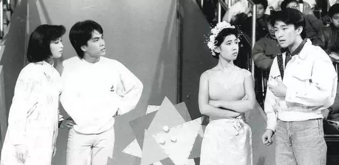 十年龙套一朝逆袭，这就是星爷出道35年的成神之路