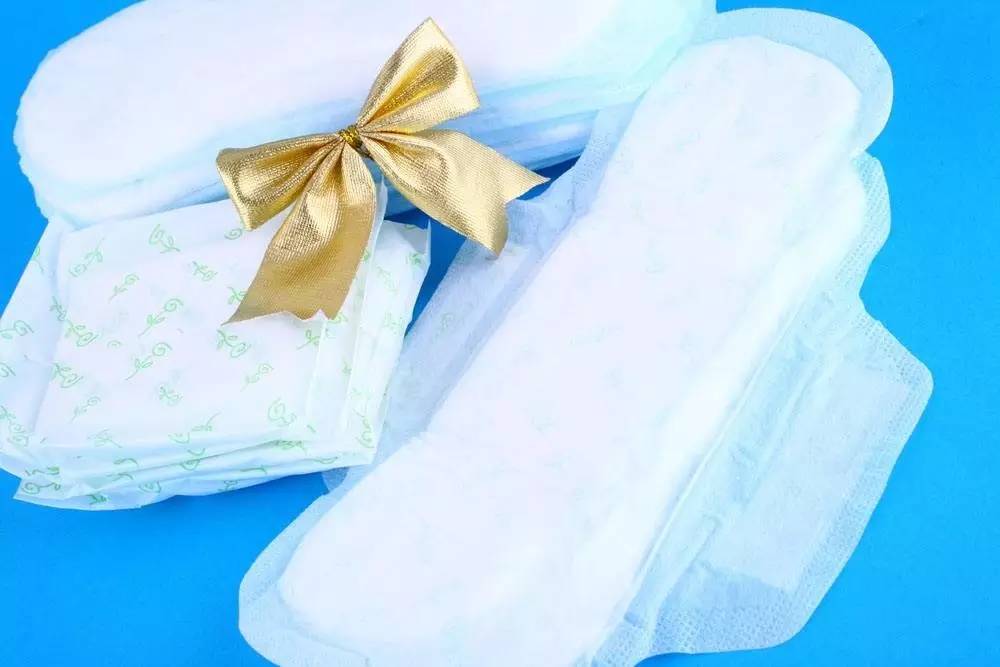 千万不要对女生说多喝热水,不要对女生说多喝水