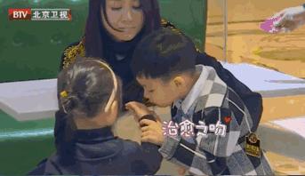 天啊,童年女神脸尖到不敢认,这是老了还是整容?