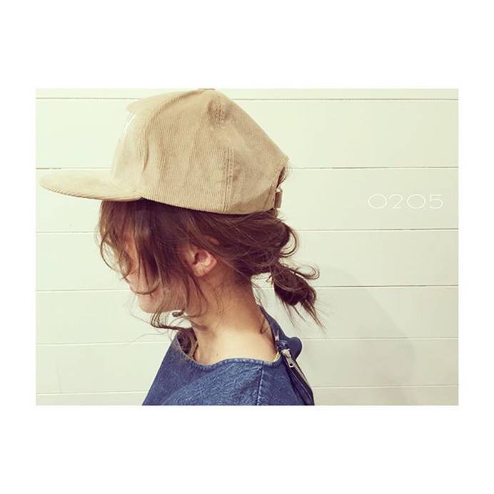 夏天戴棒球帽怎么弄发型,不同棒球帽戴法