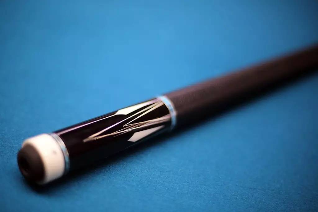 世界台球冠军杨帆,杨帆台球用的什么球杆