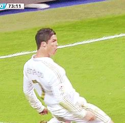 盘点c罗足球场上的高燃瞬间,足球运动员致敬c罗的庆祝动作