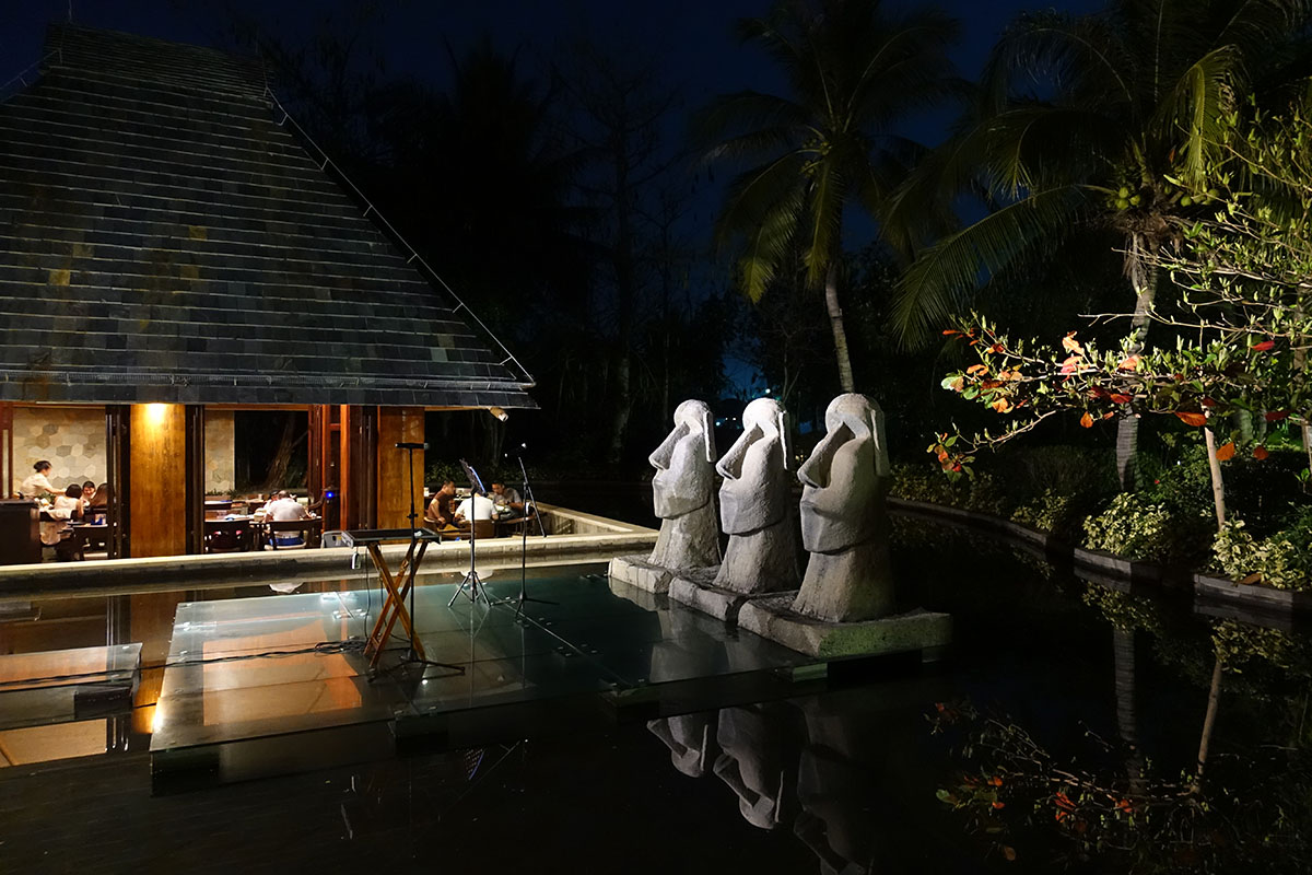 索尼黑卡24-600mm值得入手吗,现在索尼黑卡rx10m4什么价位