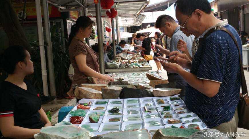 哪儿翡翠最便宜，玉石辨别真假，看完你就是行家衣钵先生