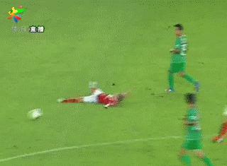 和平年代的战争视频,和平年代足球就是战场