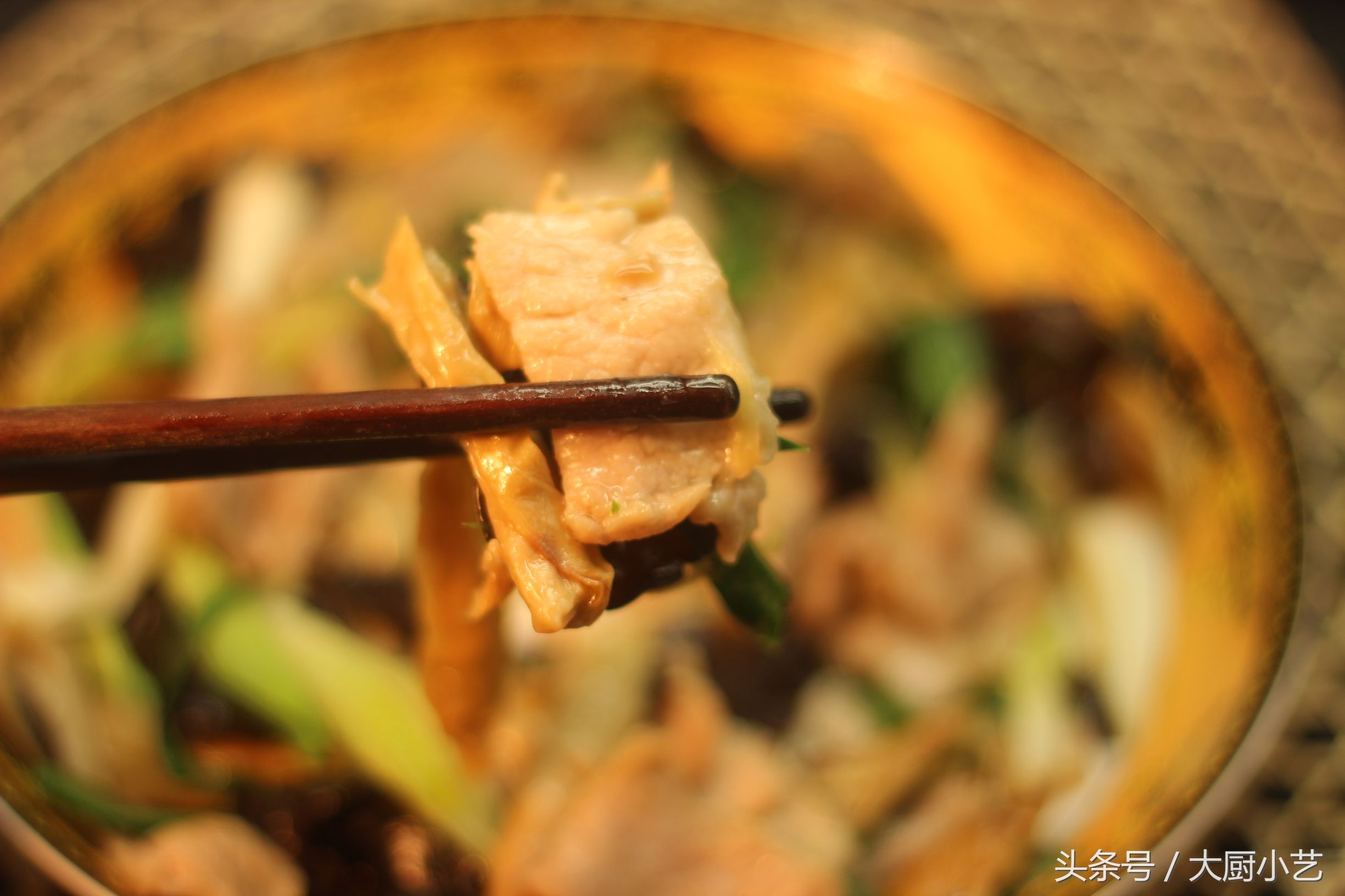 人老了长老年斑跟白斑,人老了长老年斑是什么原因