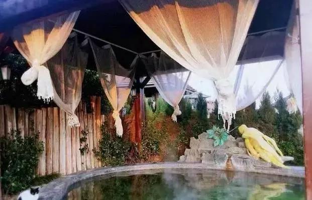 一起泡个温泉,温泉泡池冬天来一场暖暖温泉旅行