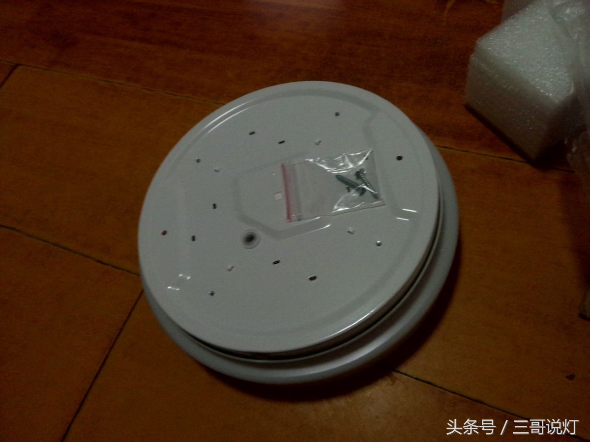 松下吸顶灯开箱,松下吸顶灯拆卸更换led