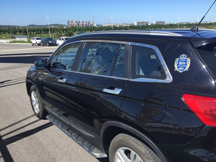 新款长安cs751.8t提车作业,长安cs751.4t豪华版用车成本参考