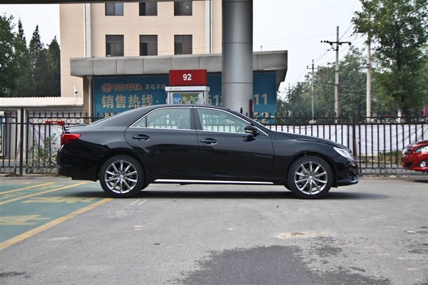 十年车龄的锐志值得入手么,老款锐志驾驶感受怎么样