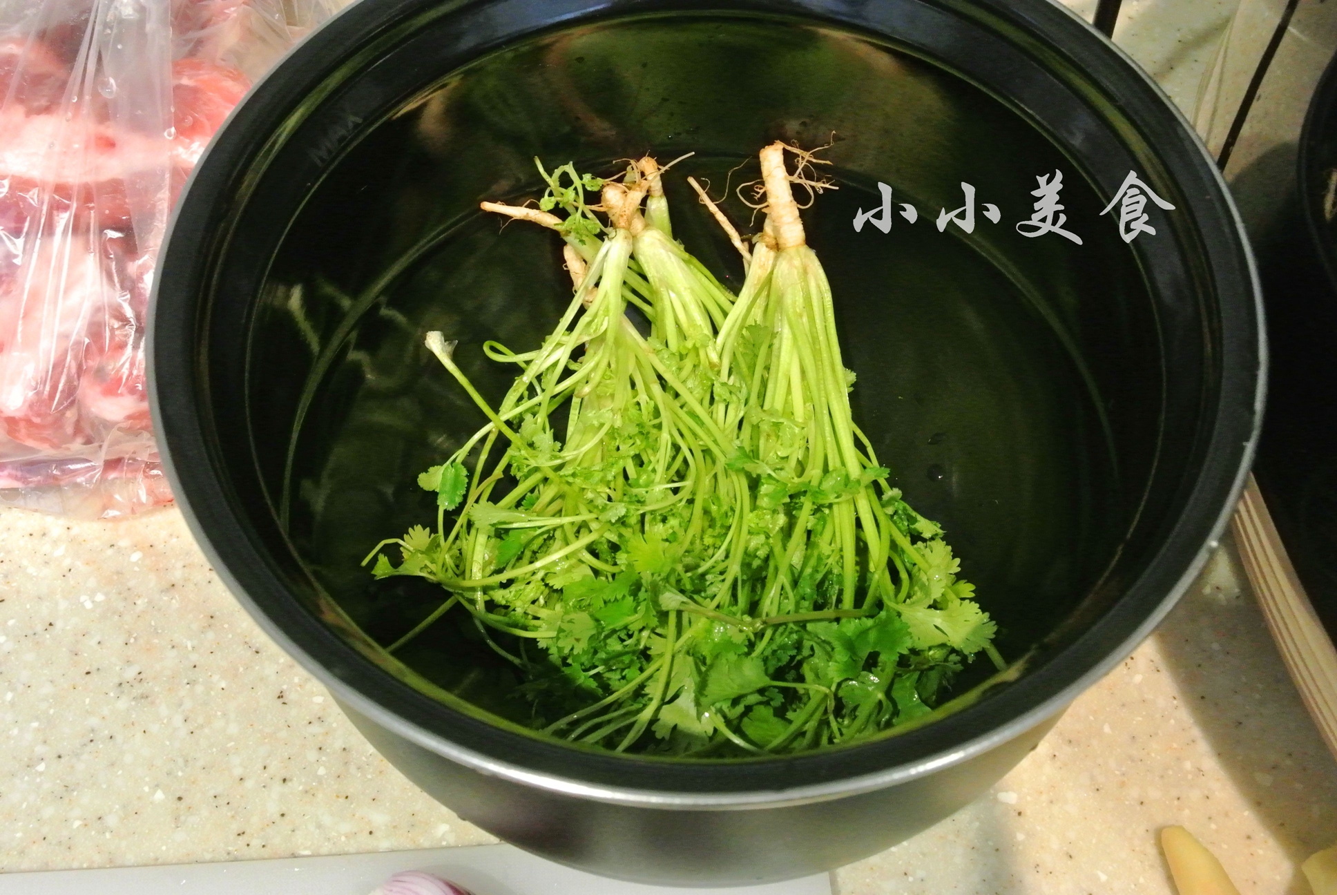 糖醋排骨凉菜,糖醋排骨软糯脱骨不柴不塞牙