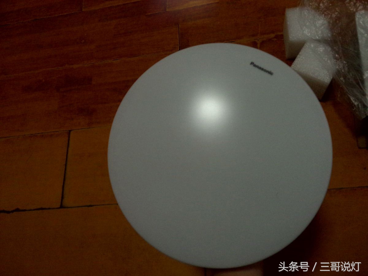 松下吸顶灯开箱,松下吸顶灯拆卸更换led
