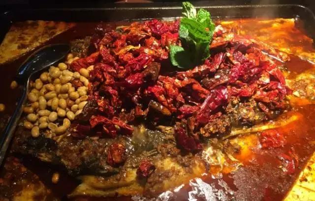 据说99%的人都喜欢这道海鲜美食,重庆必吃的100家烤鱼店