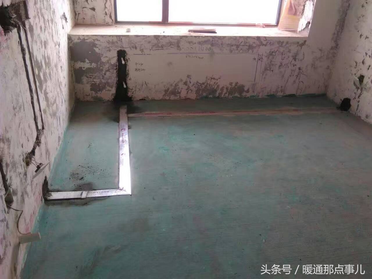 成都暖气片安装明管效果图,成都明装80平方暖气片价目表