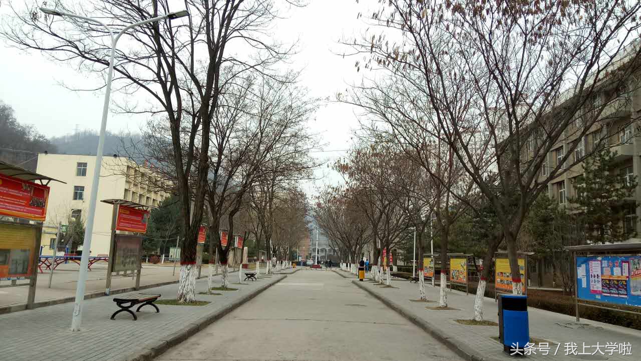 十分钟可以转完的延安大学医学院,我想,妈妈们到这儿会哭的!