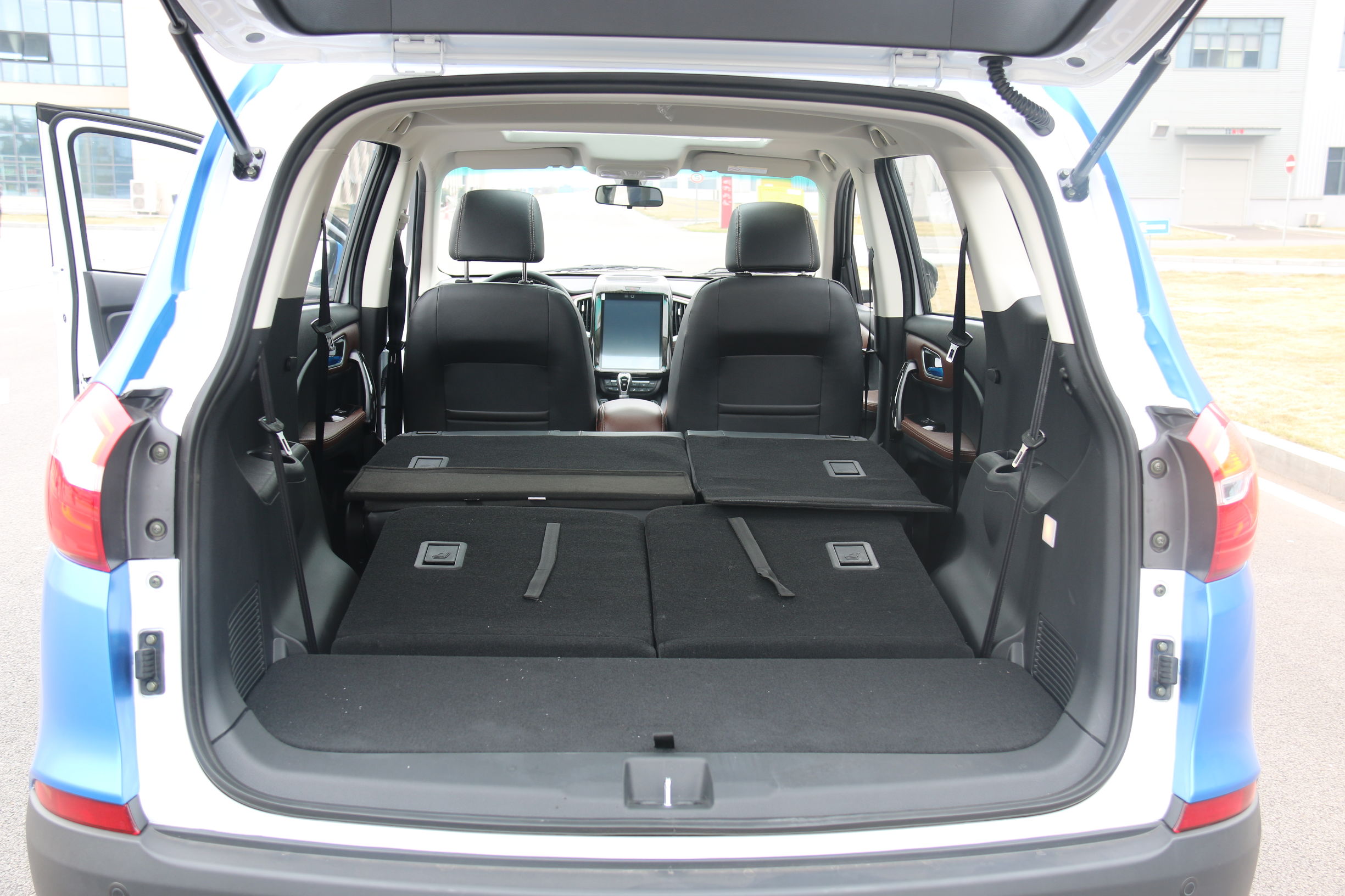 SWM斯威汽车新能源,新款swm斯威汽车