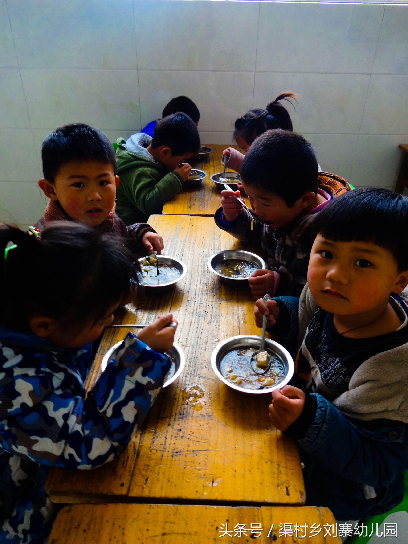 孩子每天在刘寨幼儿园吃什么呢？·孩子成长日记第二期