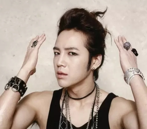 手臂上的白头粉刺怎么去除,黑头白头粉刺怎么彻底去除