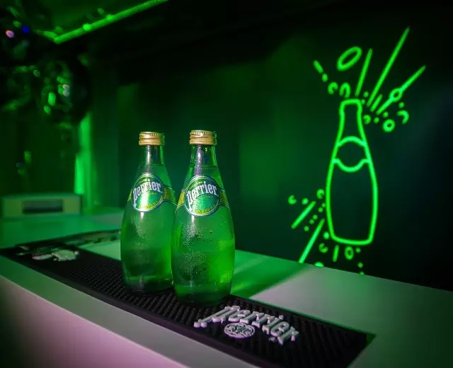 雀巢巴黎水水源地,巴黎水雀巢什么样