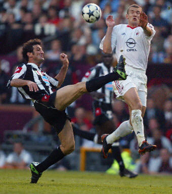 布冯一场扑出梅西七个球,布冯扑救vs纳瓦斯