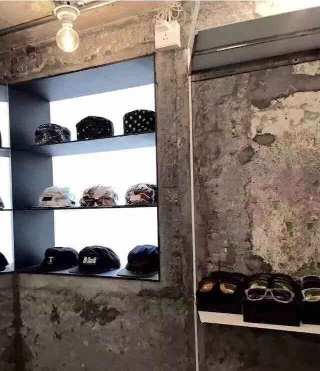 娼潵娼叮鏈嶉グ,娼潵娼叮绮惧搧绔ヨ姗辩獥