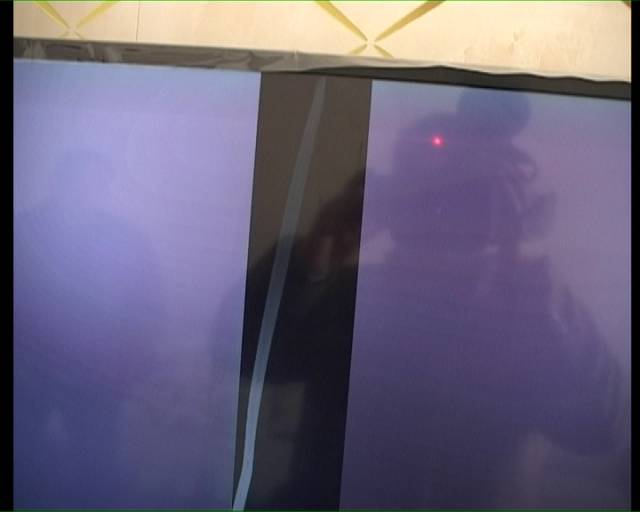 电视屏幕出现裂痕,电视屏幕有刮痕客服说补钱靠谱吗