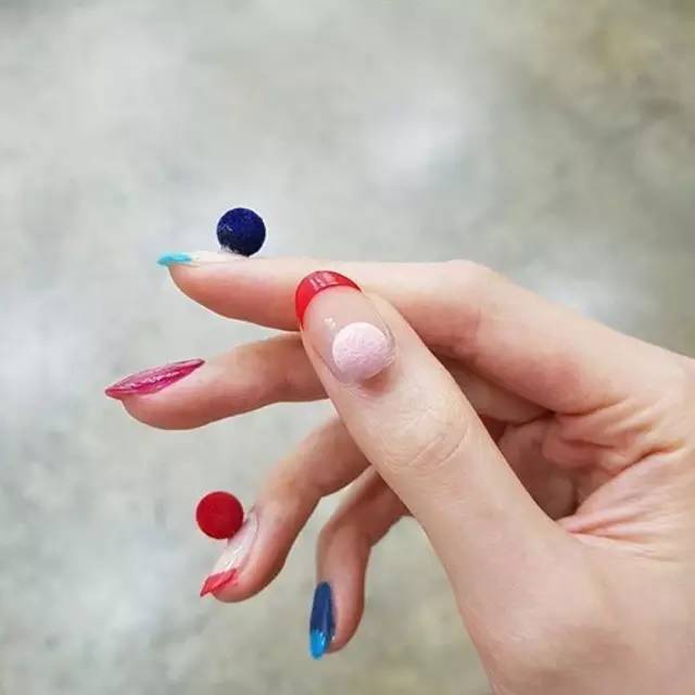 现在最流行美甲款式,2020美甲流行款式视频