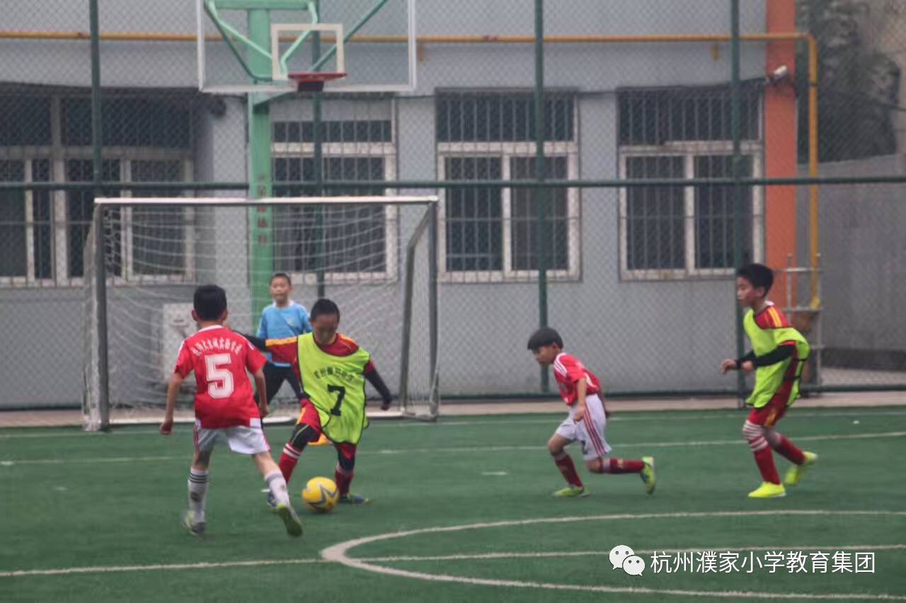 中国足球小将的胜利有多不容易,足球小将们风雨无阻