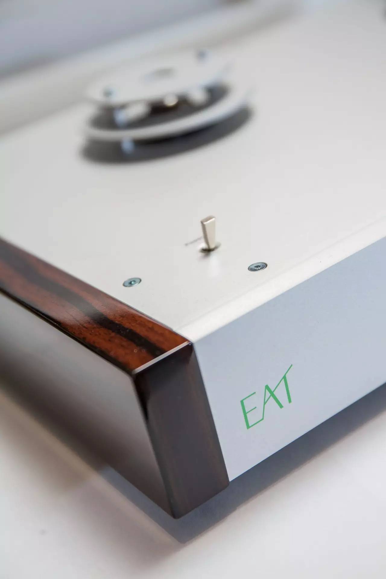 通透细致的音乐感-EATE-GloS电子管唱头放大器