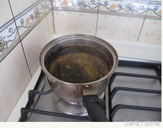 铁锅烧糊了锅内黑垢怎样快速去掉,自己洗锅去污渍的小窍门