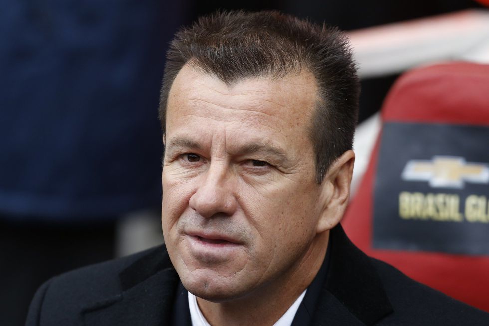 盘点足坛11位足球硬汉,世界足坛致敬马拉多纳