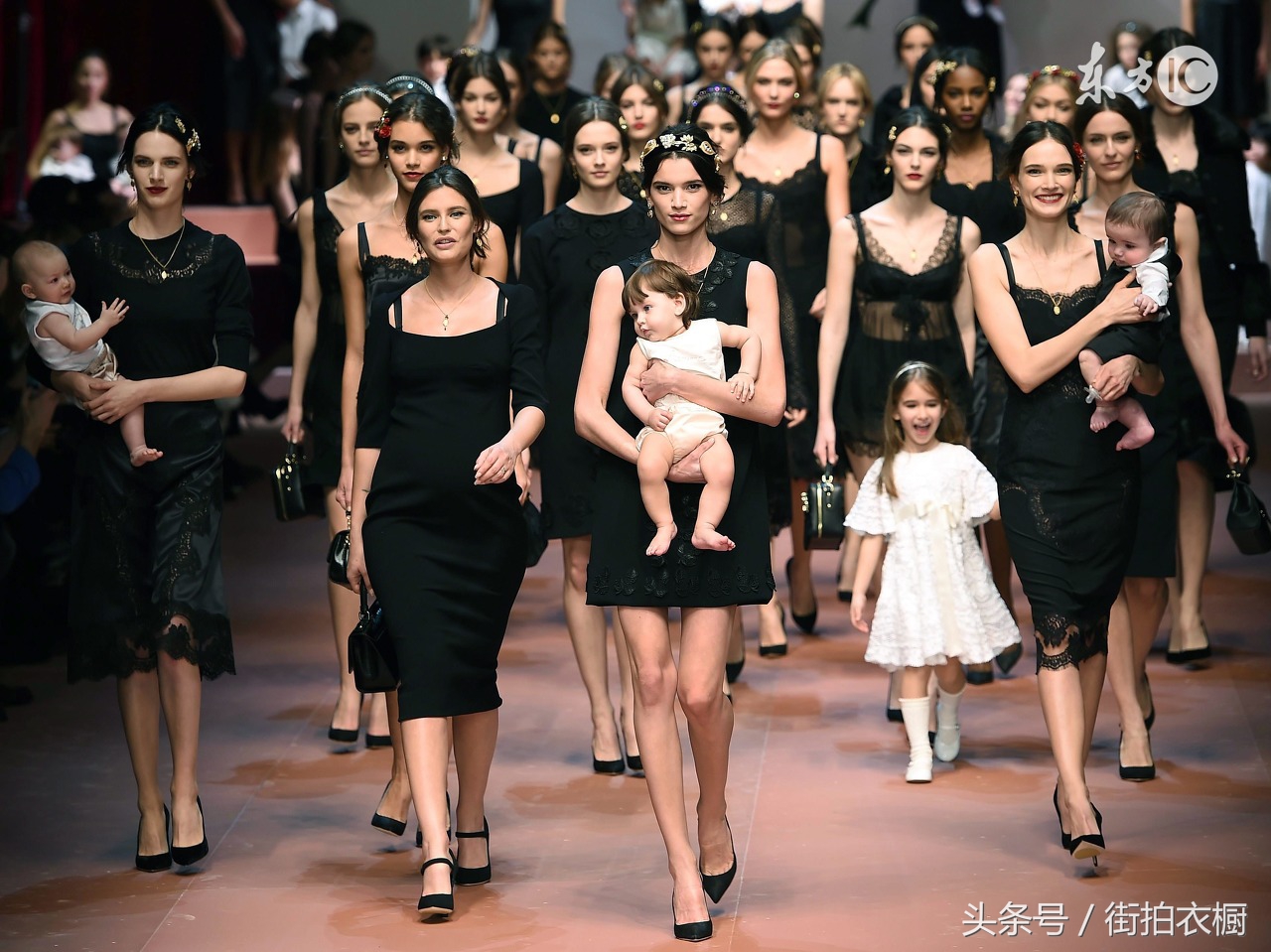 盛夏街头抢眼靓妞掠影