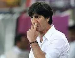 鼻屎上的勒夫，烟雾中的里皮