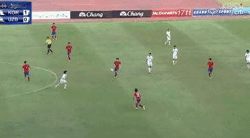 韩国队员恶意犯规被暴打,韩国球员被揍名场面足球